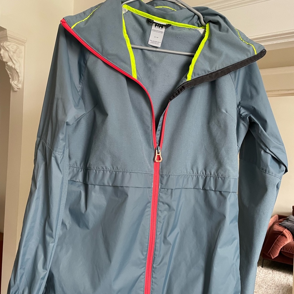 Helly hansen windbreaker running jacket small